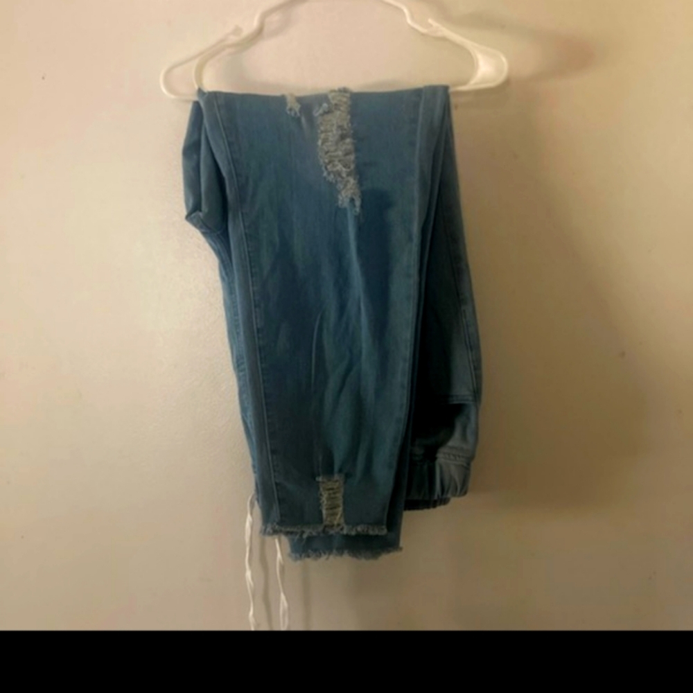 Plus size distressed stretch jeans